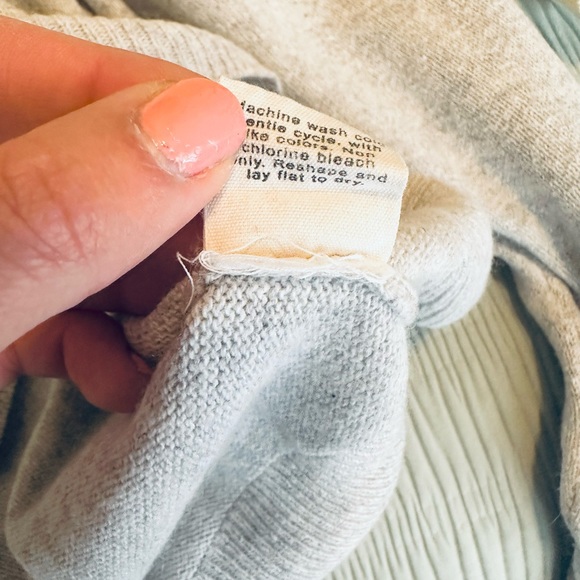 J. Crew Cotton Cashmere V-Neck Sweater / Gray / S - Picture 4 of 10